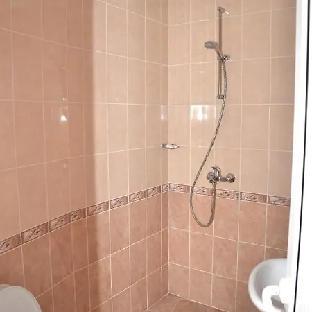 Семеен хотел Къщата 2*