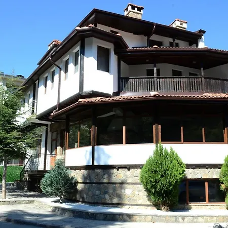 Семеен хотел Къщата Хотел Девин