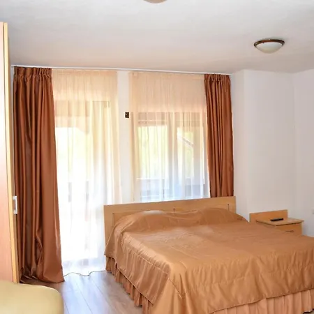 Хотел Семеен хотел Къщата Девин