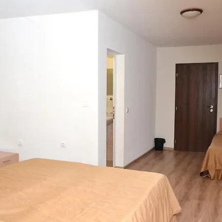 Хотел Семеен хотел Къщата