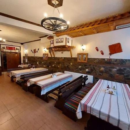 Hotel Семеен Хотел Къщата 2*