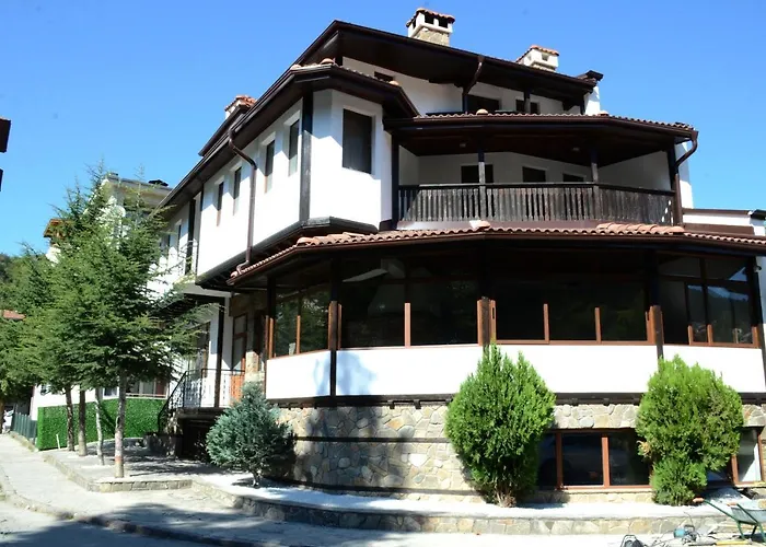 Семеен Хотел Къщата Hotel Devin