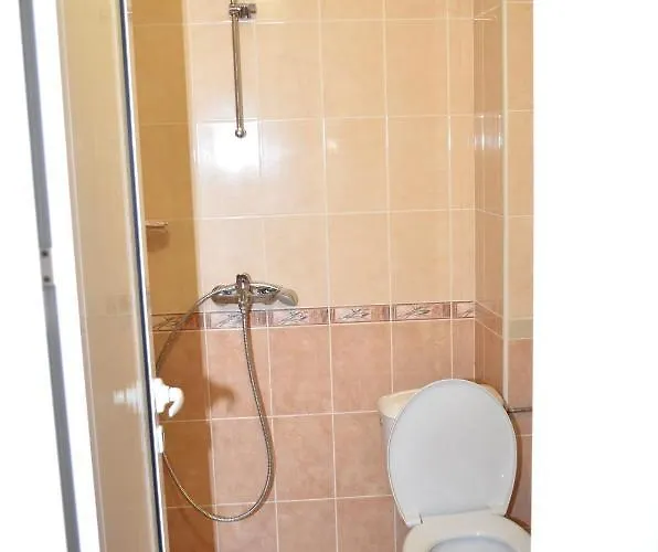 Семеен Хотел Къщата Devin