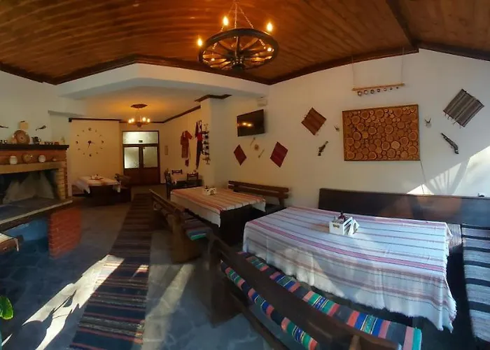 Семеен Хотел Къщата Devin